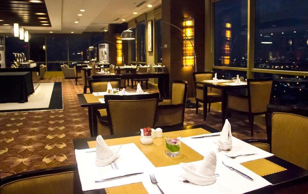 Hotel Wyndham Surabaja Zewnętrze zdjęcie